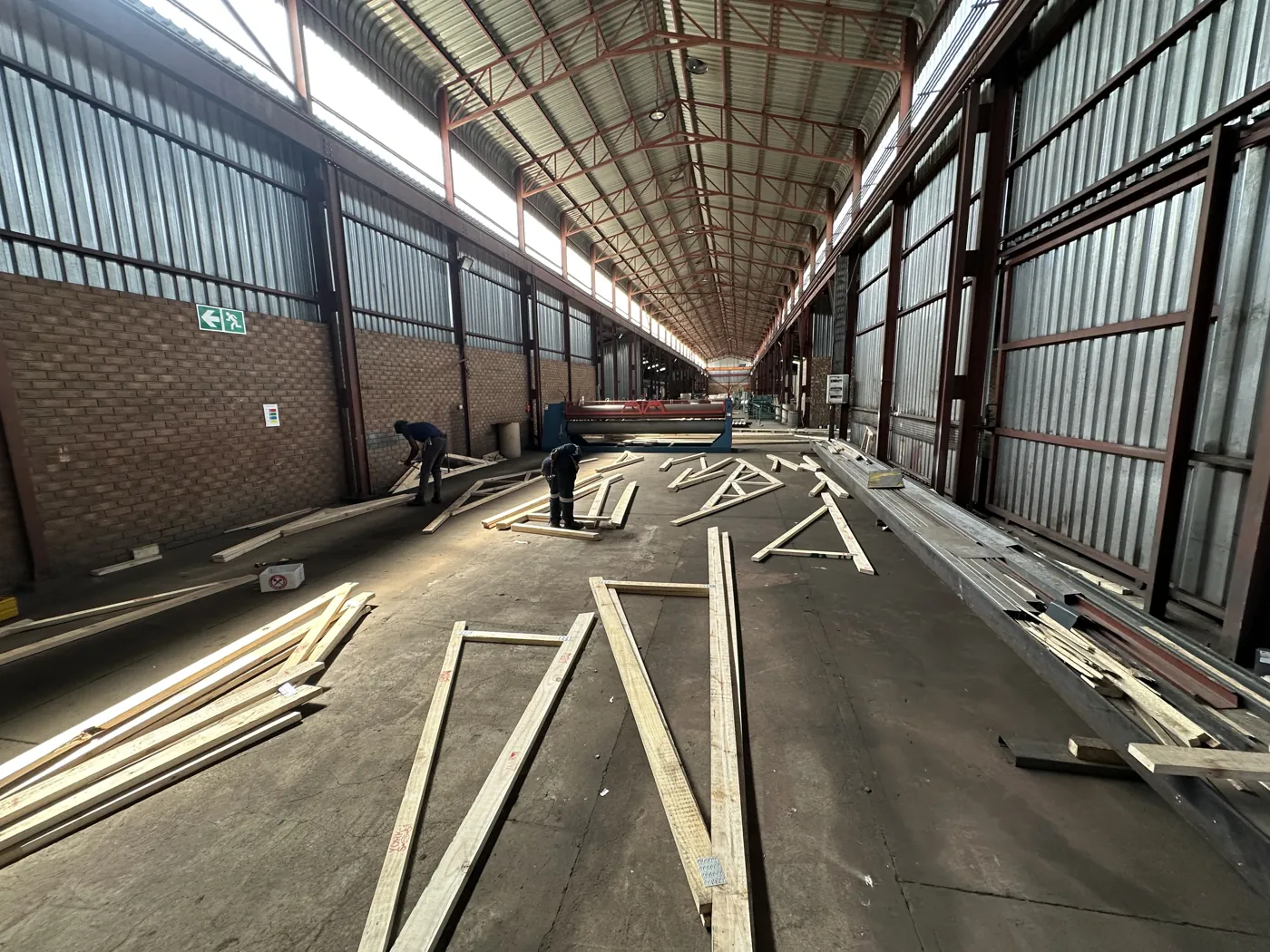 Afri Truss-fabriek in Middelburg met dakkappe in produksie